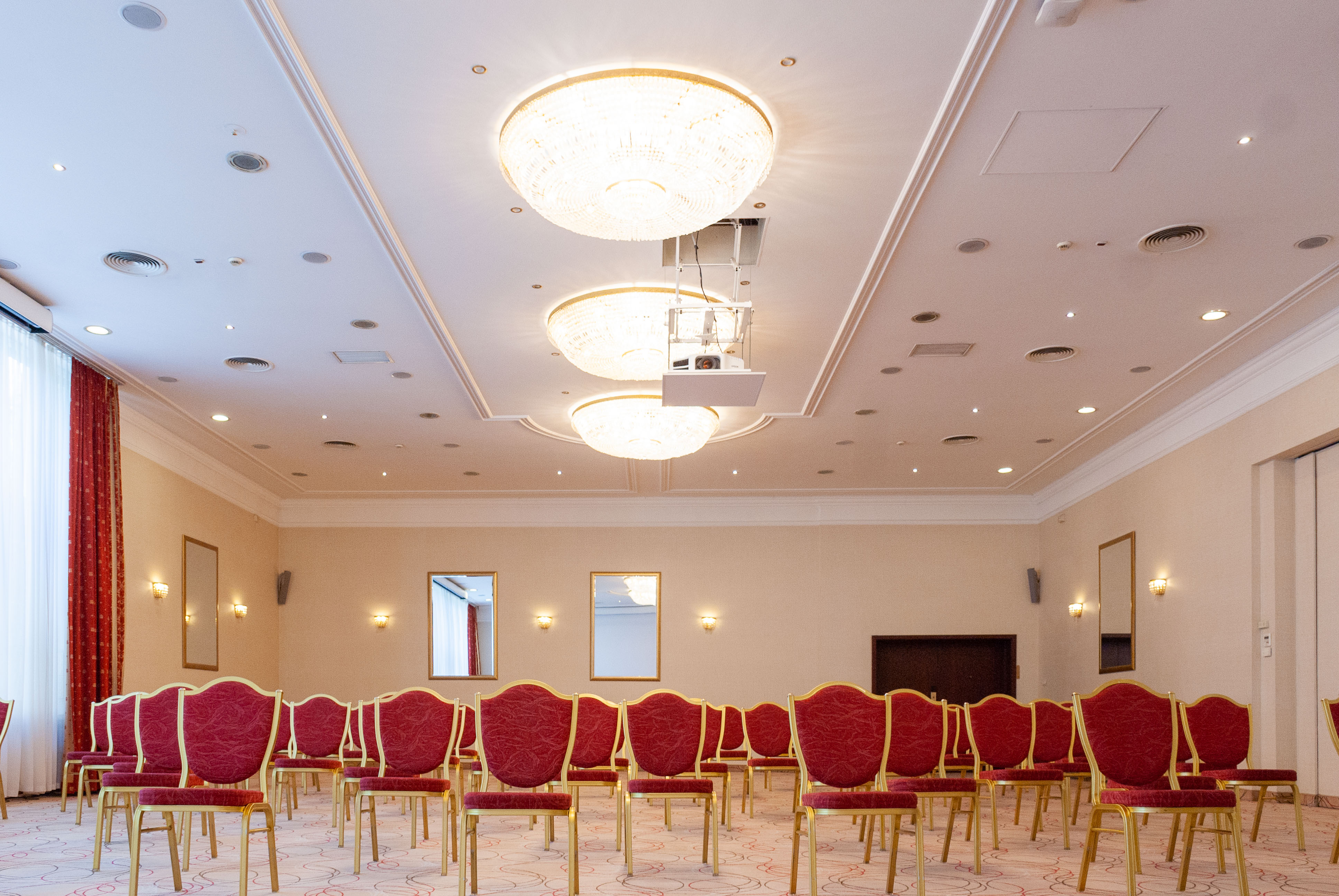 Real Estate Photography - Conference Room Red Chairs Mirrors