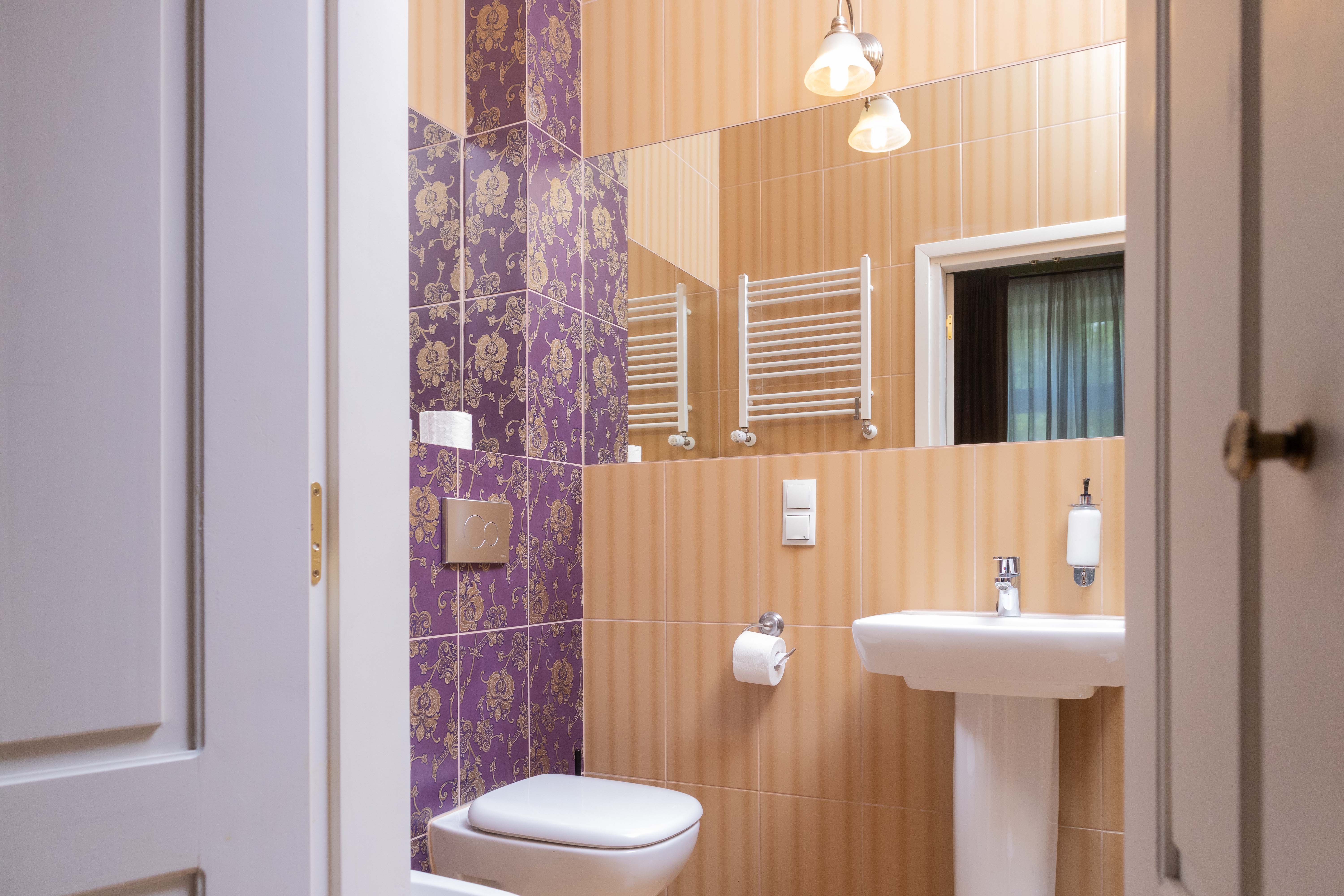 Real Estate Photography - Bathroom